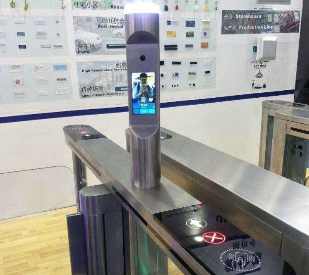 用戶體驗視角下小型微型設(shè)備 LED 顯示屏分辨率的重要性